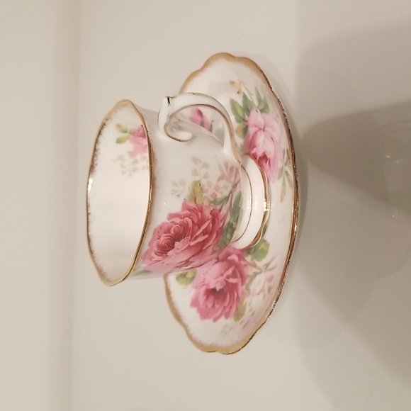 Vintage Royal Albert American Beauty Bone China Teacup & Saucer Set - Picture 10 of 17